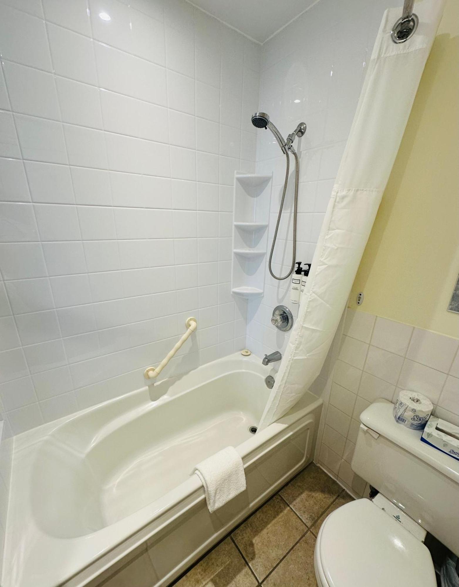 Goeliche Hotel Et Appartement Saint-Laurent-de-l'ile d'Orleans Kültér fotó