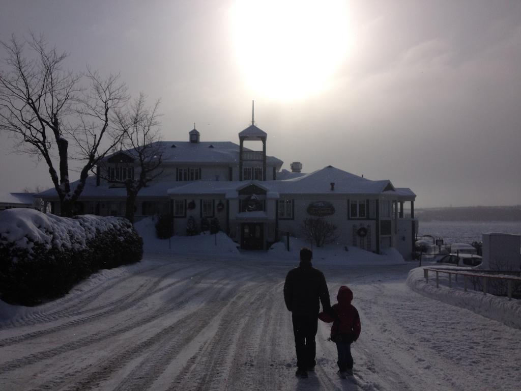 Goeliche Hotel Et Appartement Saint-Laurent-de-l'ile d'Orleans Kültér fotó