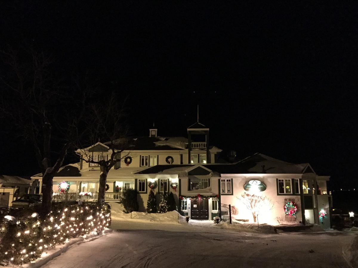 Goeliche Hotel Et Appartement Saint-Laurent-de-l'ile d'Orleans Kültér fotó