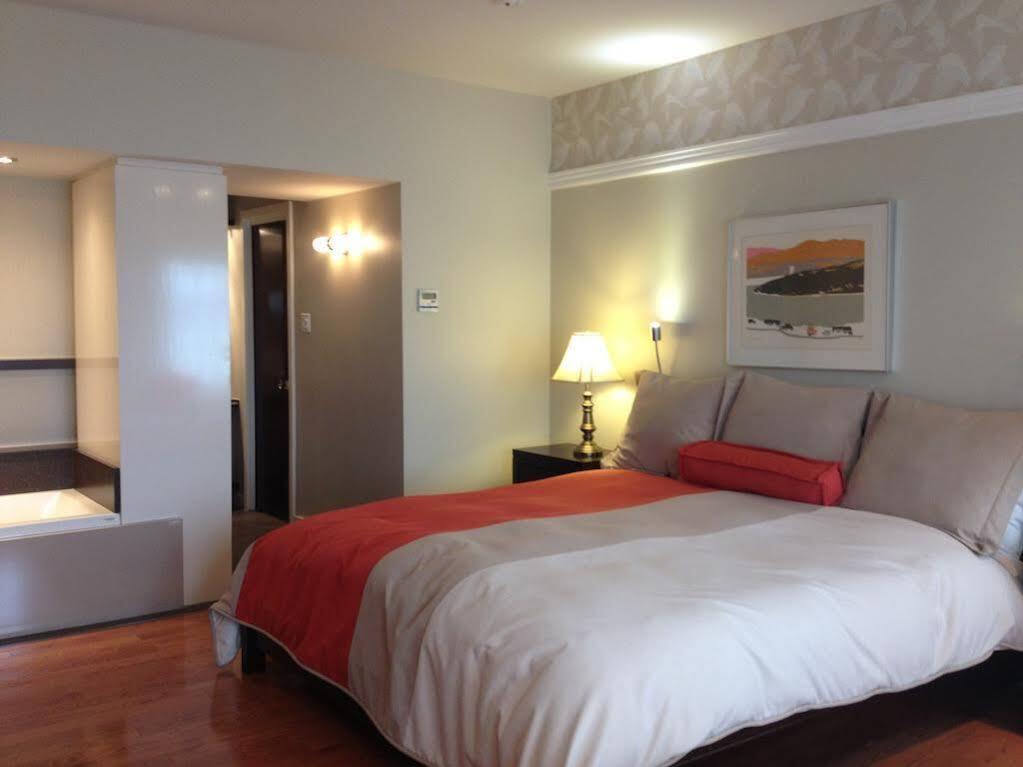 Goeliche Hotel Et Appartement Saint-Laurent-de-l'ile d'Orleans Kültér fotó